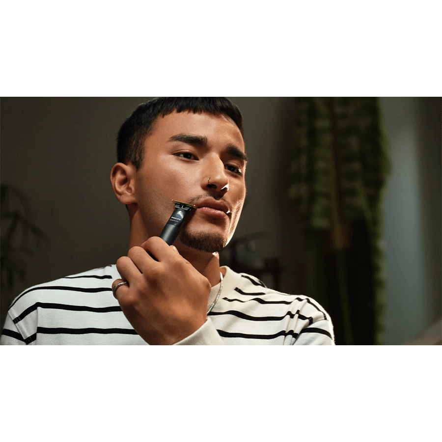 0130047_philips-oneblade-trimer-qp142410